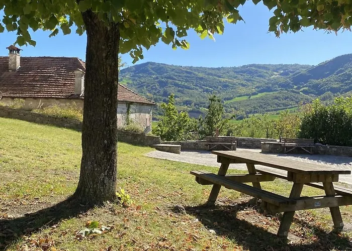 Ferienhaus Via Castello Gombola 24