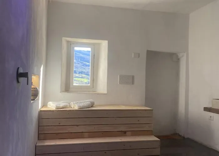 Σπίτι διακοπών Via Castello Gombola 24 *